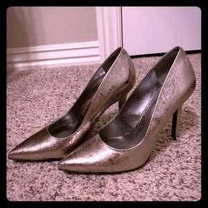 Silver pumps